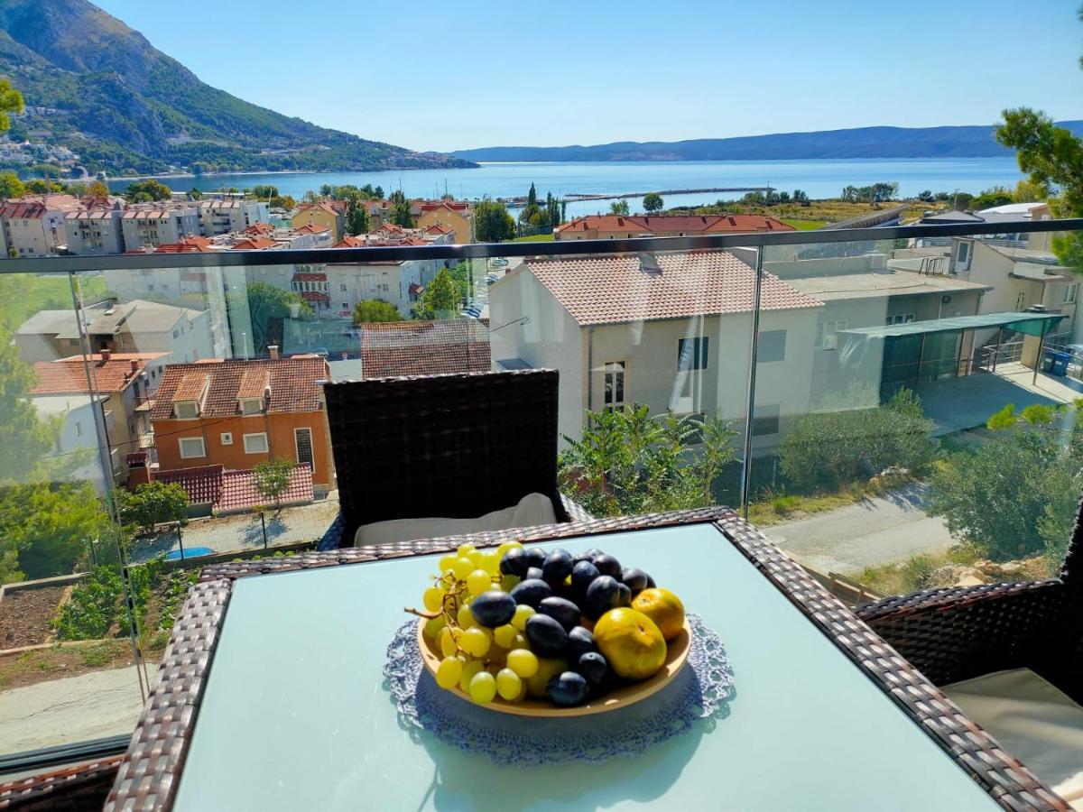Apartments Elin Omiš Esterno foto