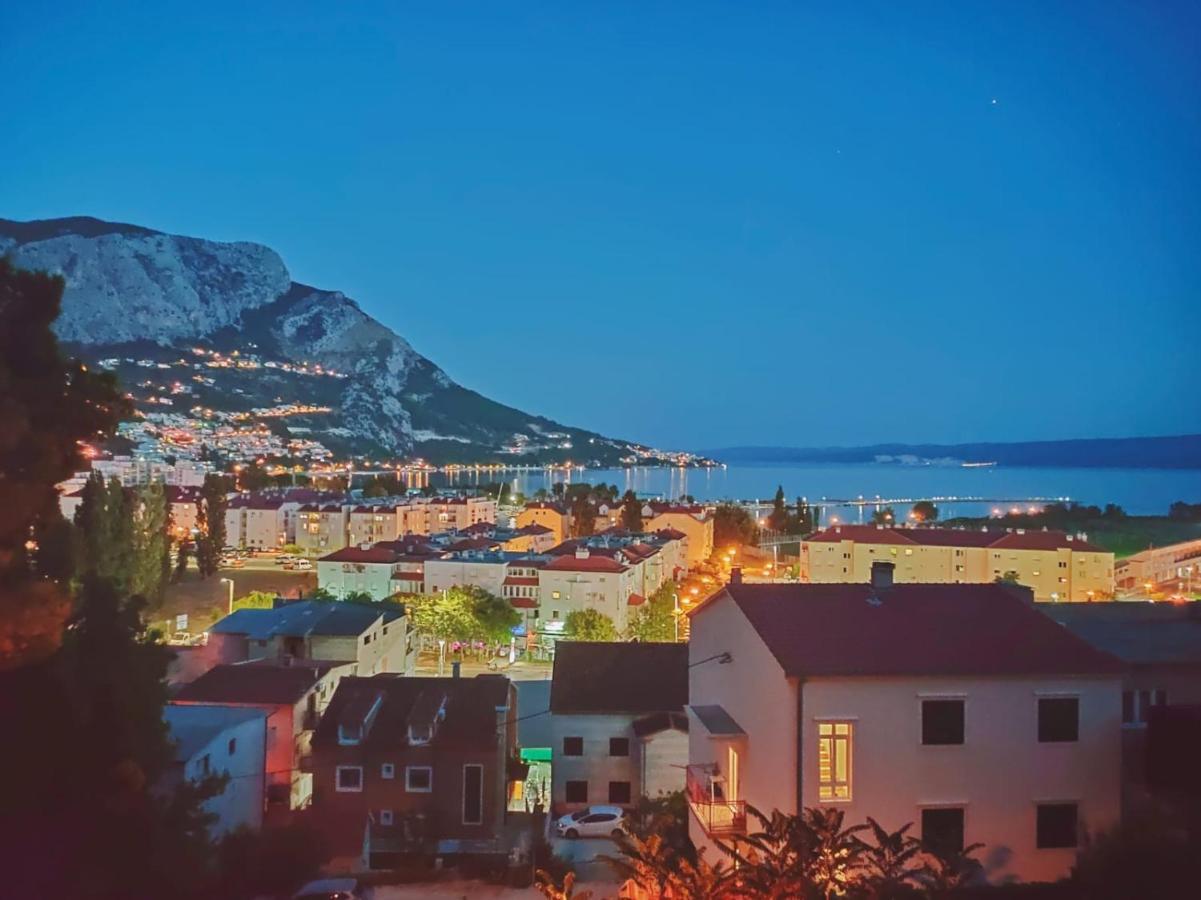 Apartments Elin Omiš Esterno foto