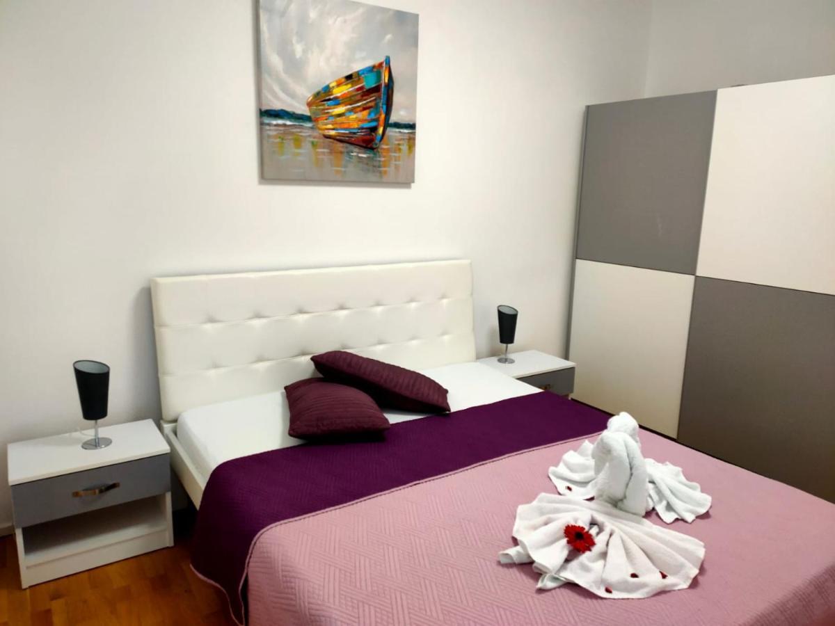Apartments Elin Omiš Esterno foto