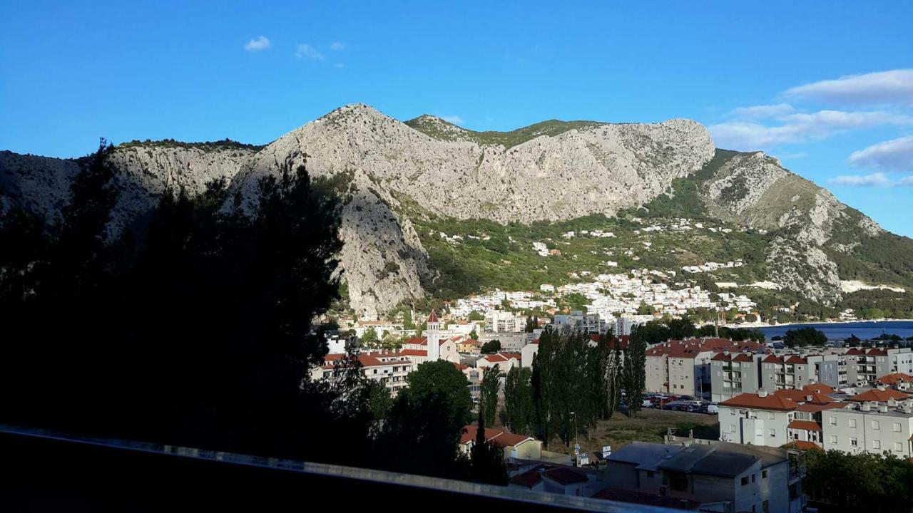 Apartments Elin Omiš Esterno foto
